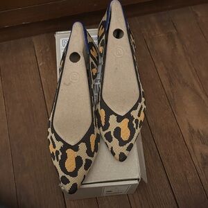 Rothys Leopard Print Women's Points